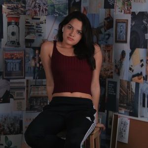 Burgundy textured cropped tank top